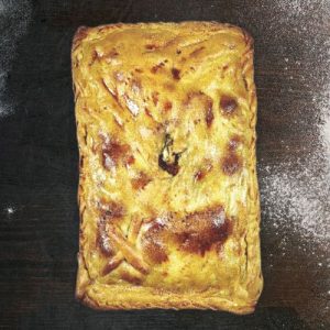 Empanada gallega artesana de xoubas (sardinillas)